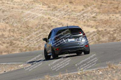 media/Oct-01-2022-Team Topak Racing (Sat) [[f860fb51be]]/2-Inter Low 2/session 1 turn 3/